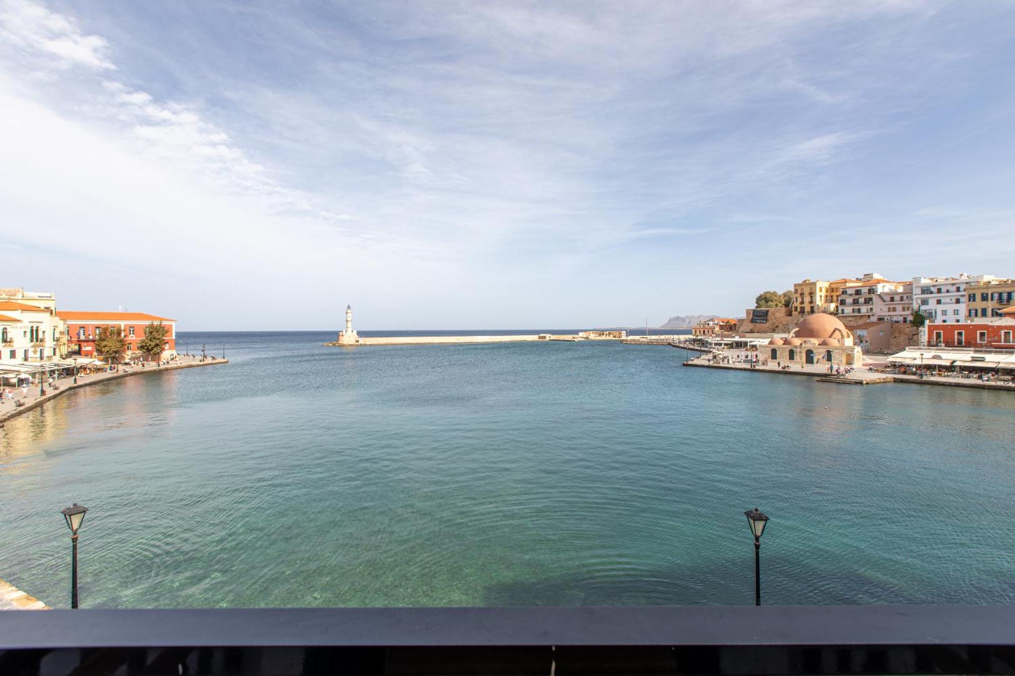 Lucia Hotel Chrissi Akti Chania Exterior foto