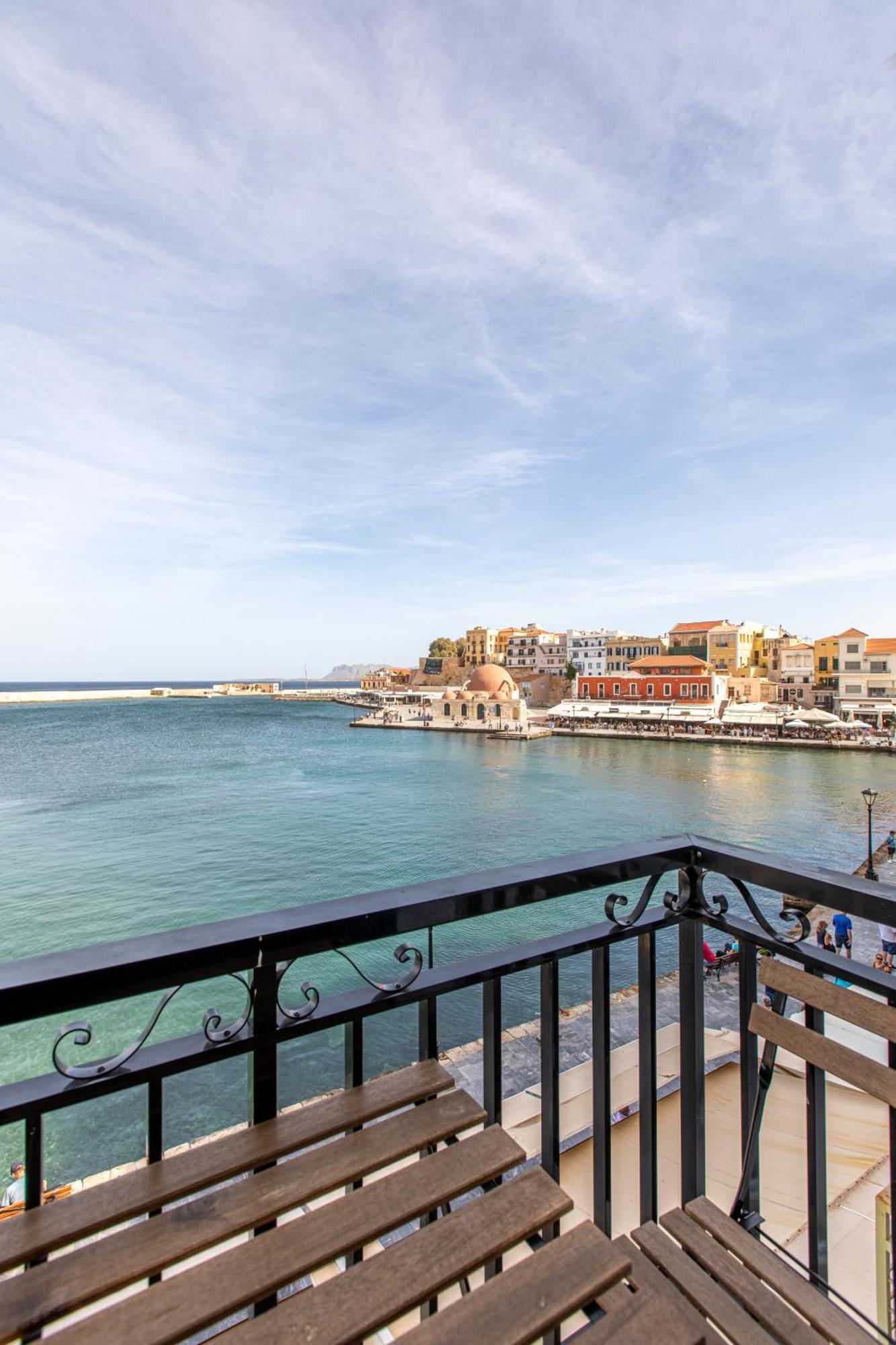 Lucia Hotel Chrissi Akti Chania Exterior foto