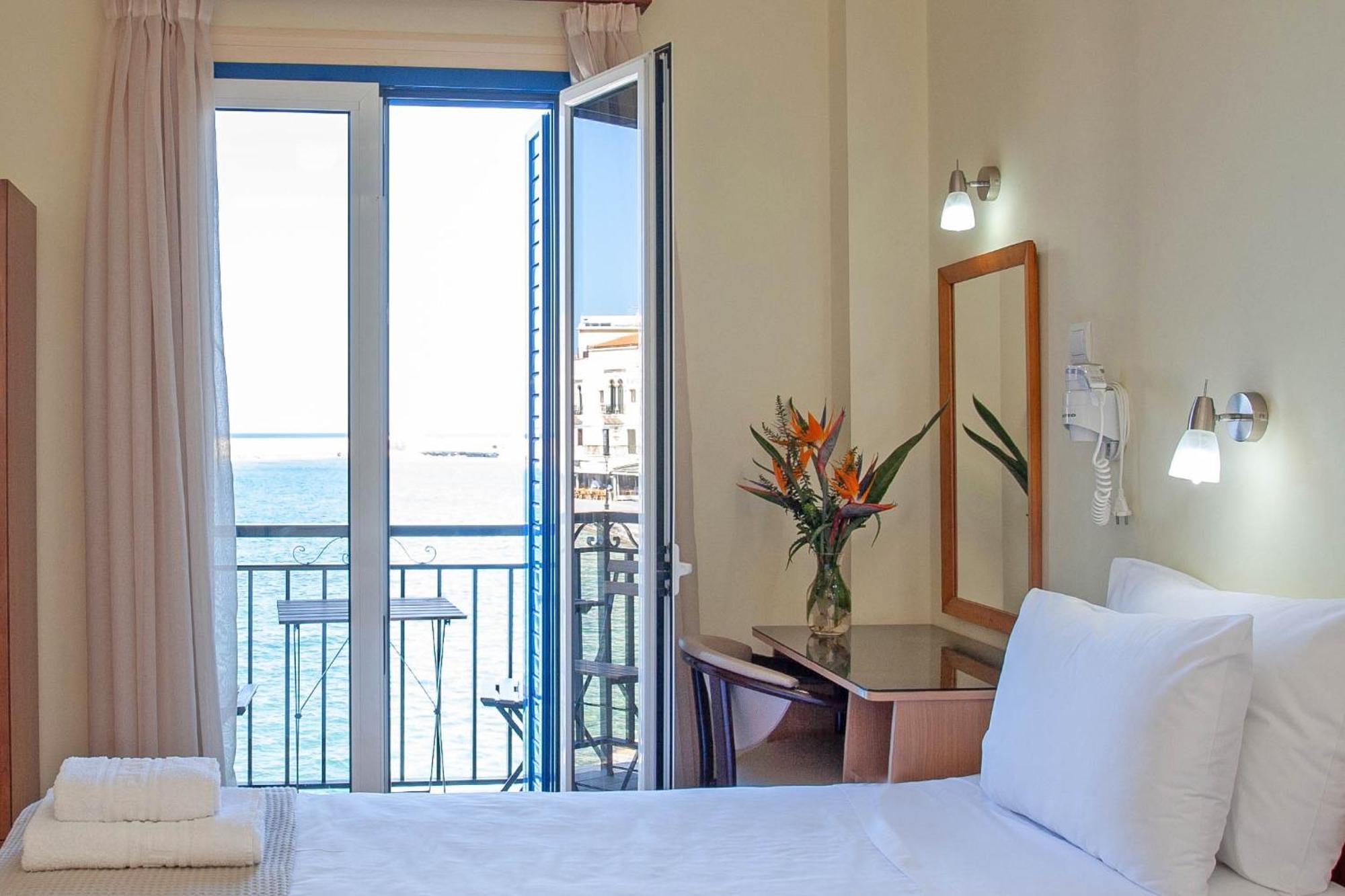 Lucia Hotel Chrissi Akti Chania Exterior foto